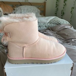 pink uggs